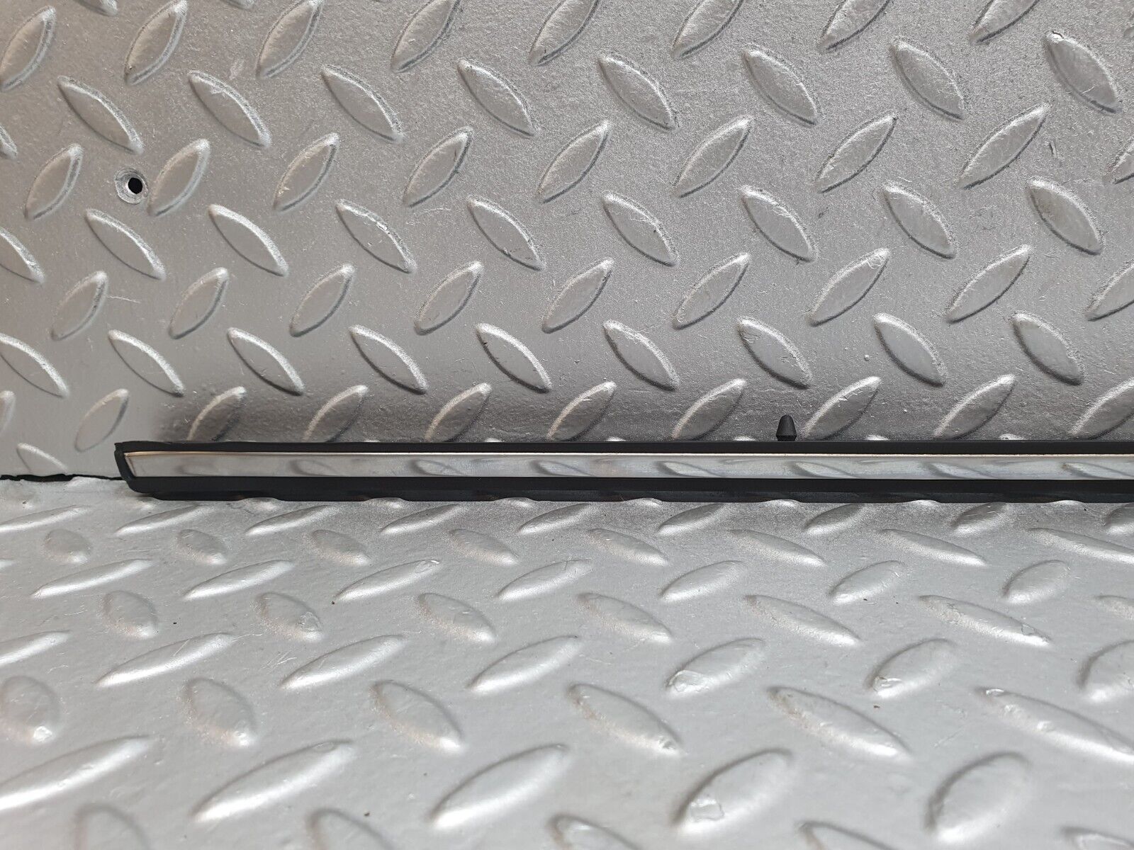 43989 Mercedes-Benz C123 230CE Coupe Right Door Centre Moulding Trim