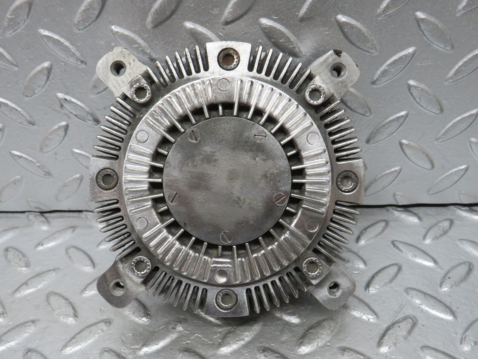 33031 Mercedes-Benz C107 R107 350 V8 Engine Cooling Fan Clutch