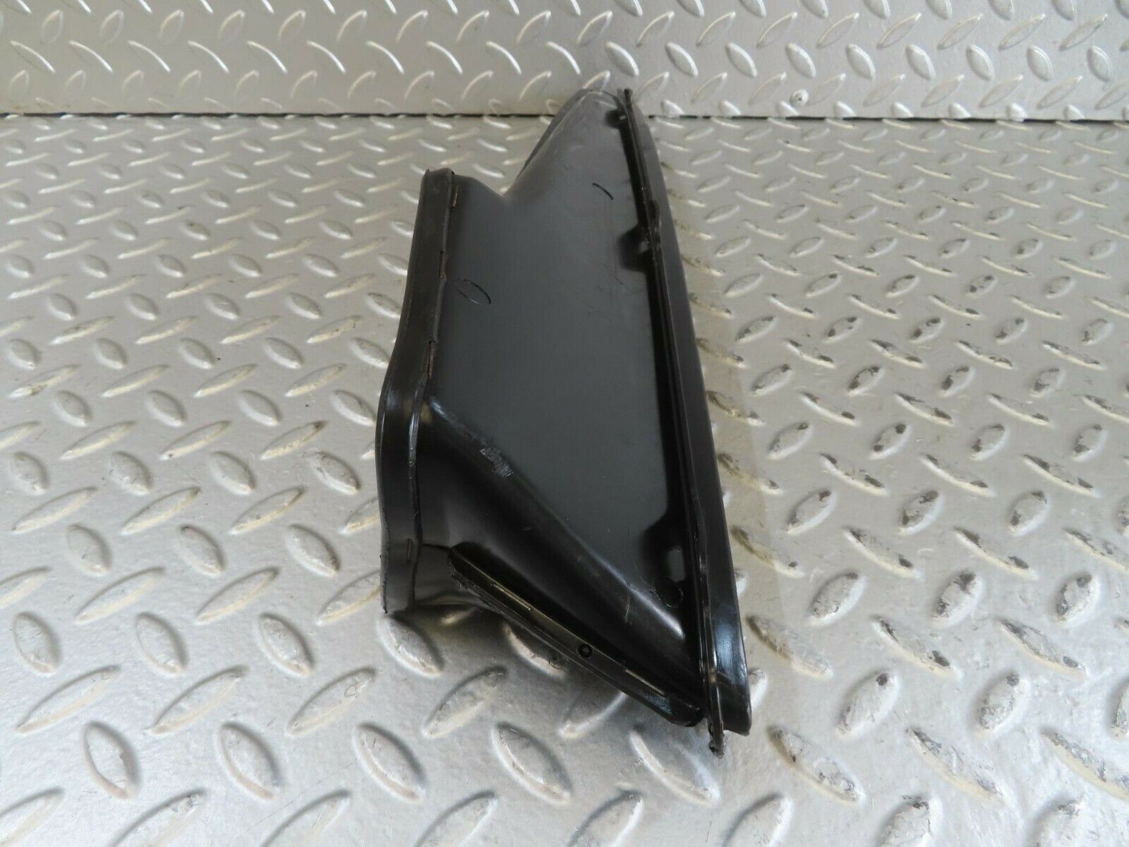 15548 Mercedes-Benz R107 450SL Dashboard Air Vent Right Side