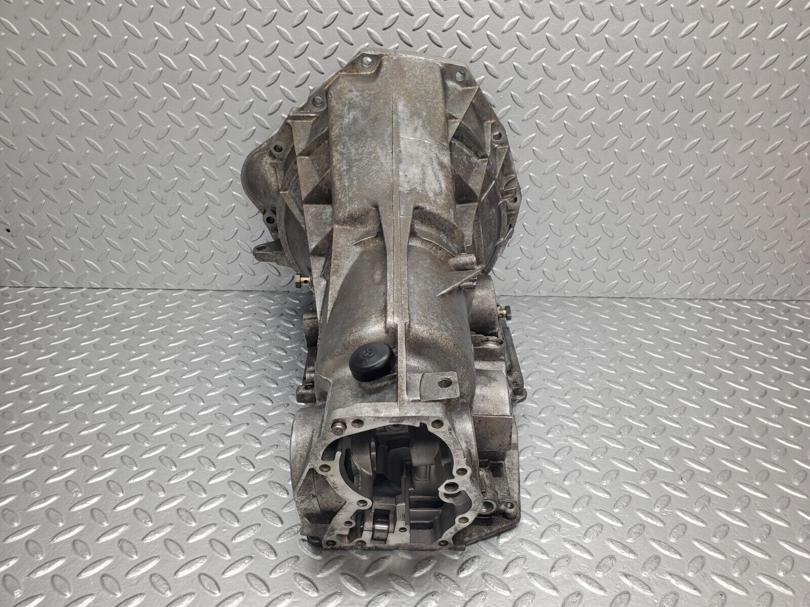 46293 Mercedes-Benz W124 280E Automatic Gearbox Housing 722.433 1242704204 2012710701