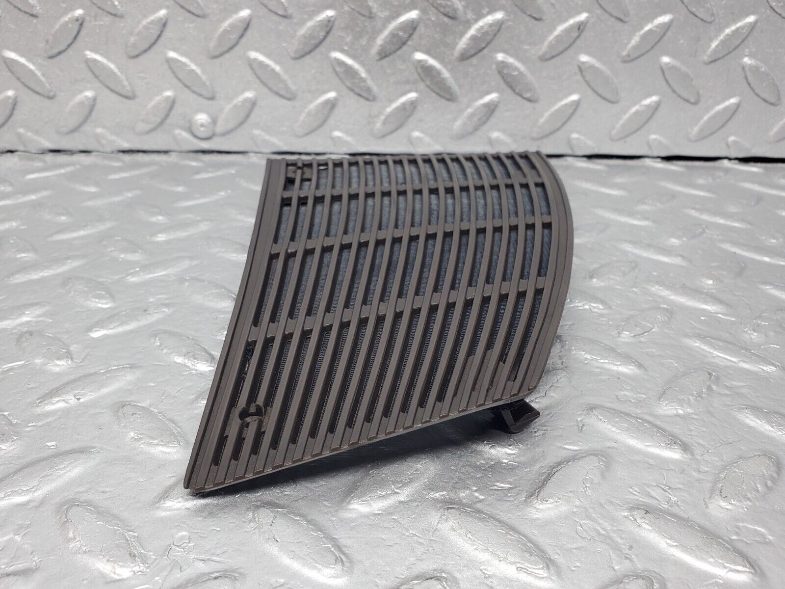 45957 Mercedes-Benz W126 420SE Dashboard Speaker Cover Right Side 1266806939