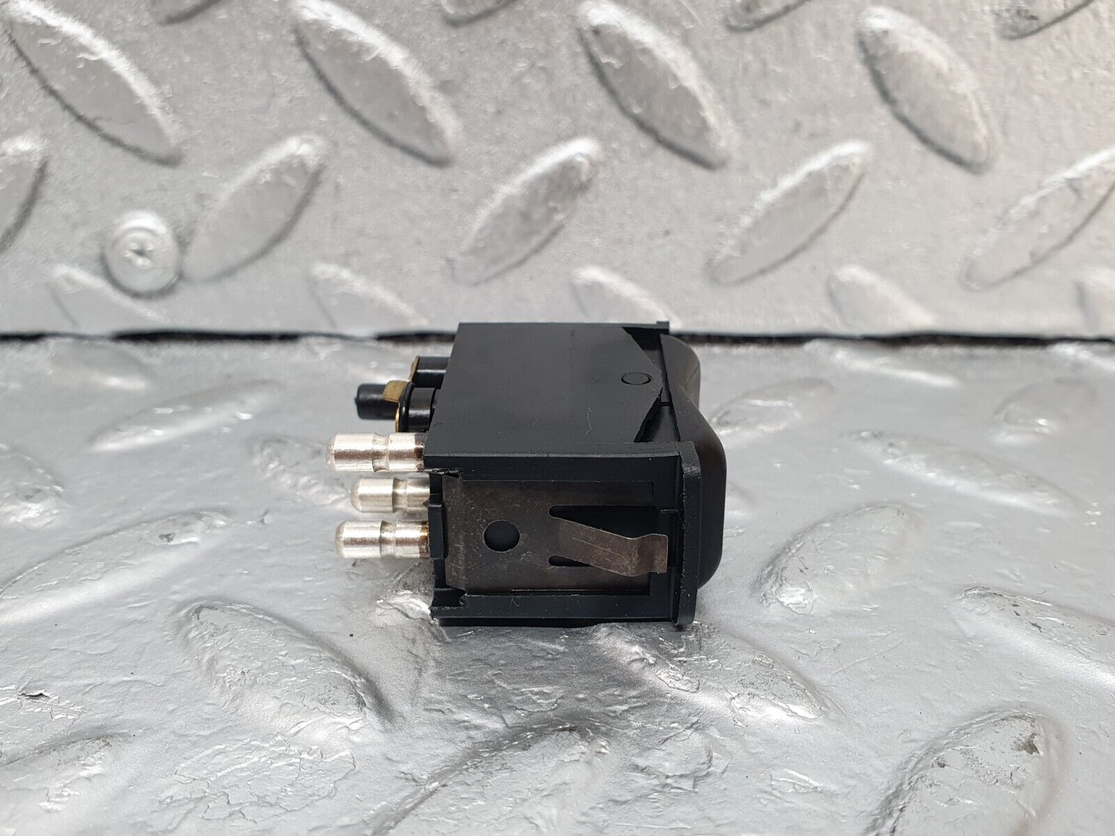 44115 Mercedes-Benz C123 230CE Coupe Rear Windscreen Defroster Switch 0008206110