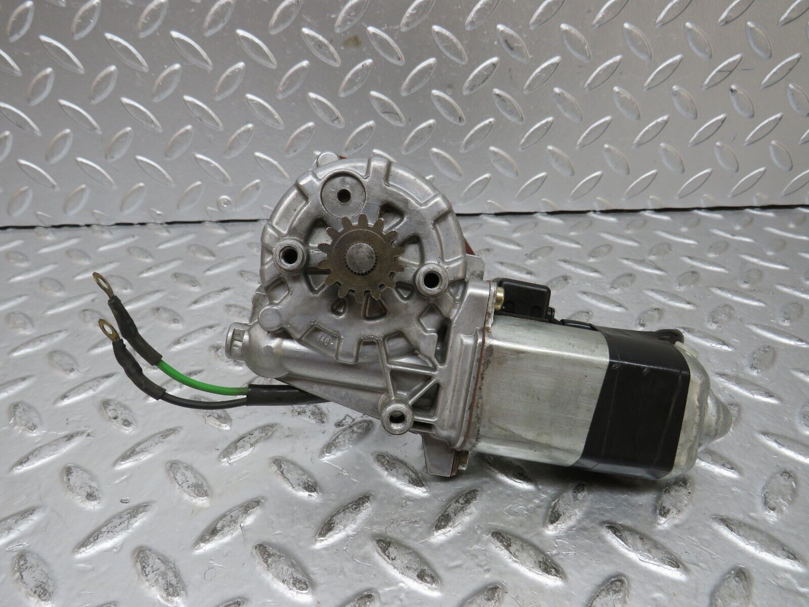 27416 Mercedes-Benz W123 280E Front Left Window Regulator Motor 0130821018