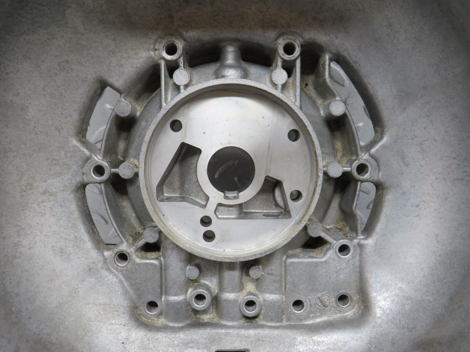 36426 Mercedes-Benz R107 450SL Automatic Gearbox Bell Housing 1092570601