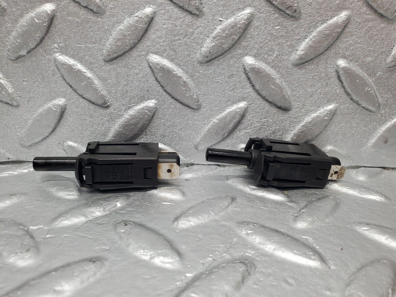 46981 Mercedes-Benz R129 320SL Coupe Door Contact Switch 2X 0015458714