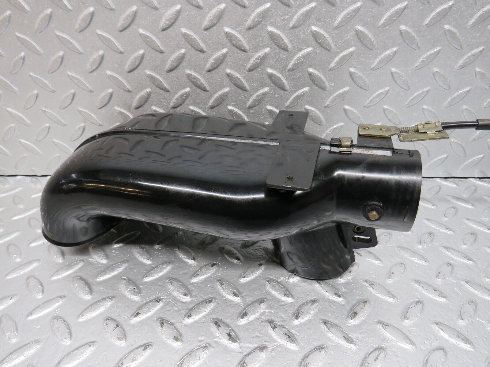 39902 Mercedes-Benz R107 350SL Heater Air Duct