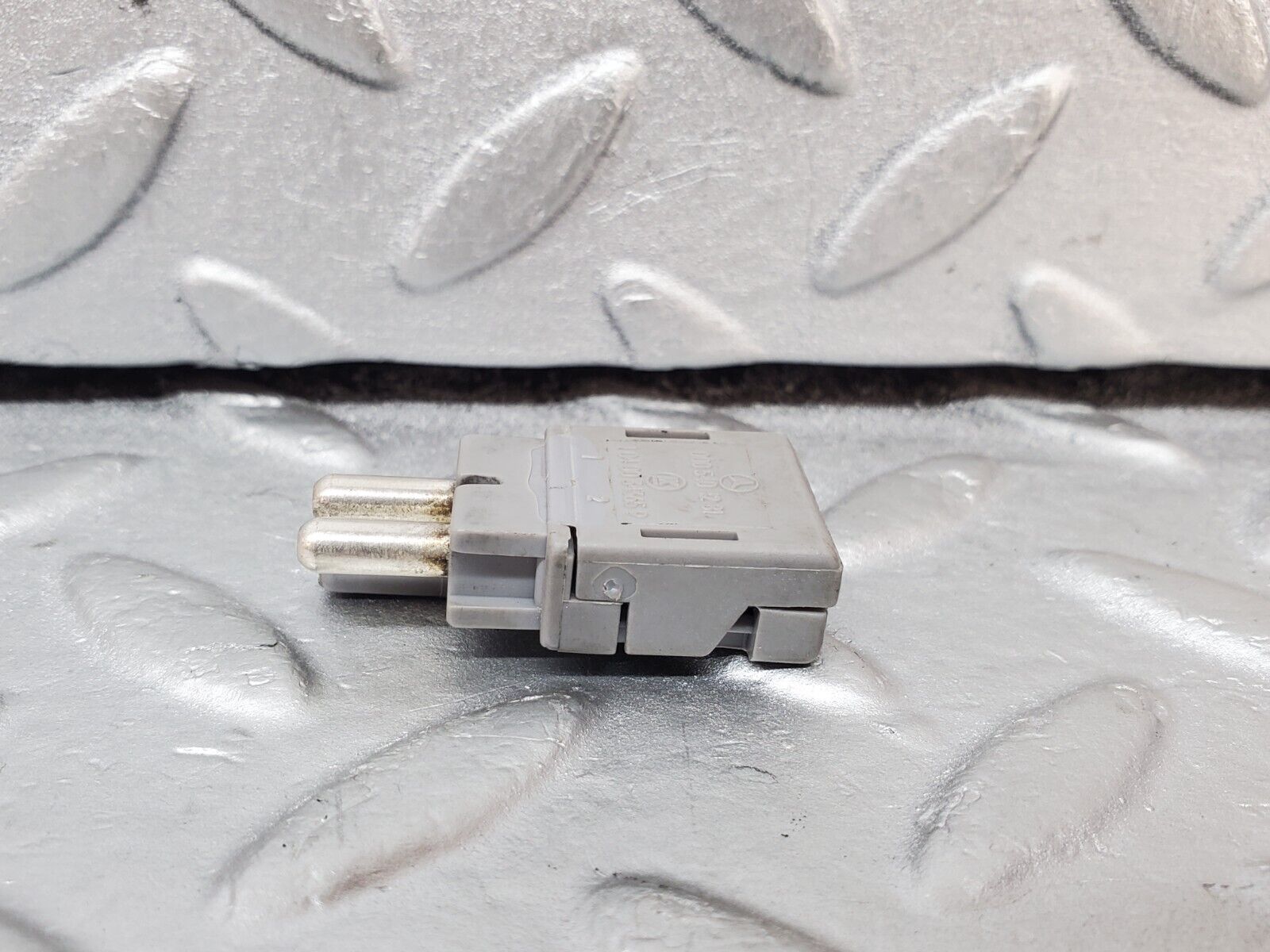 45601 Mercedes-Benz W126 420SE Seat Relay Diode Plug 0005404281