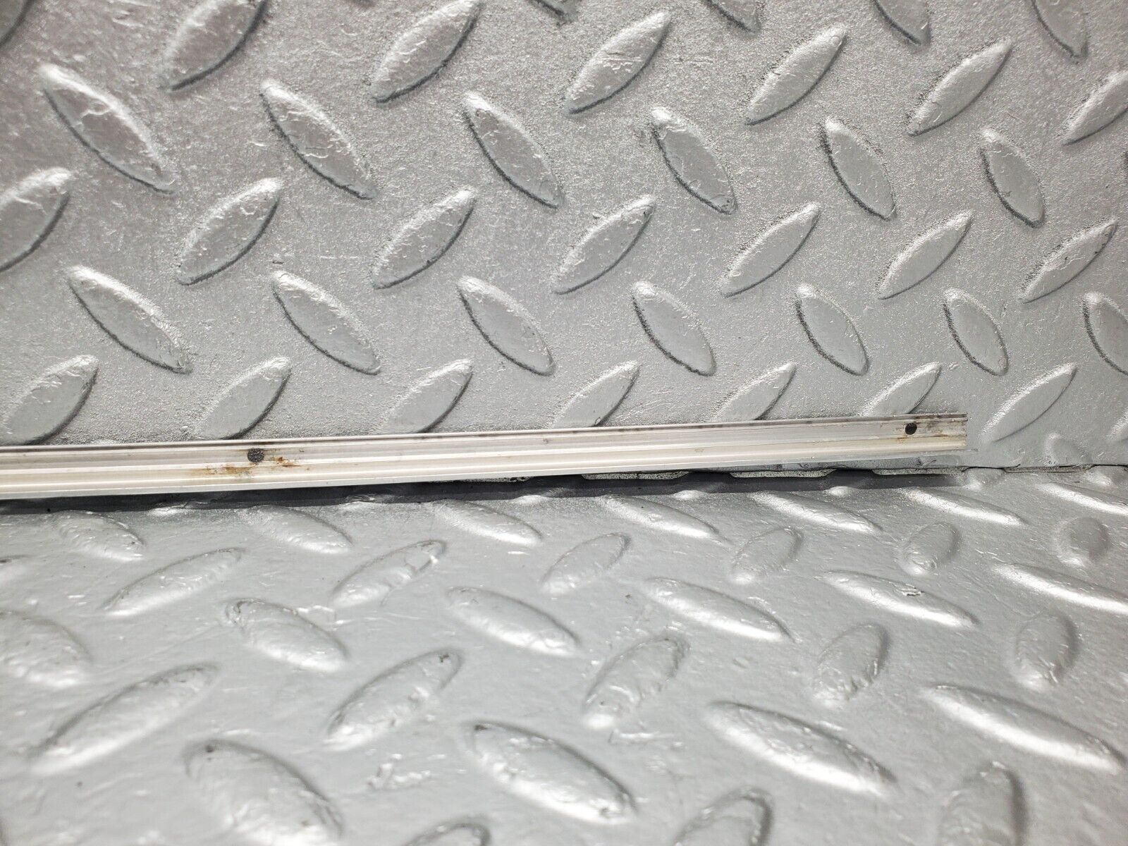 46572 Mercedes-Benz C123 280CE Coupe Sunroof Chrome Trim