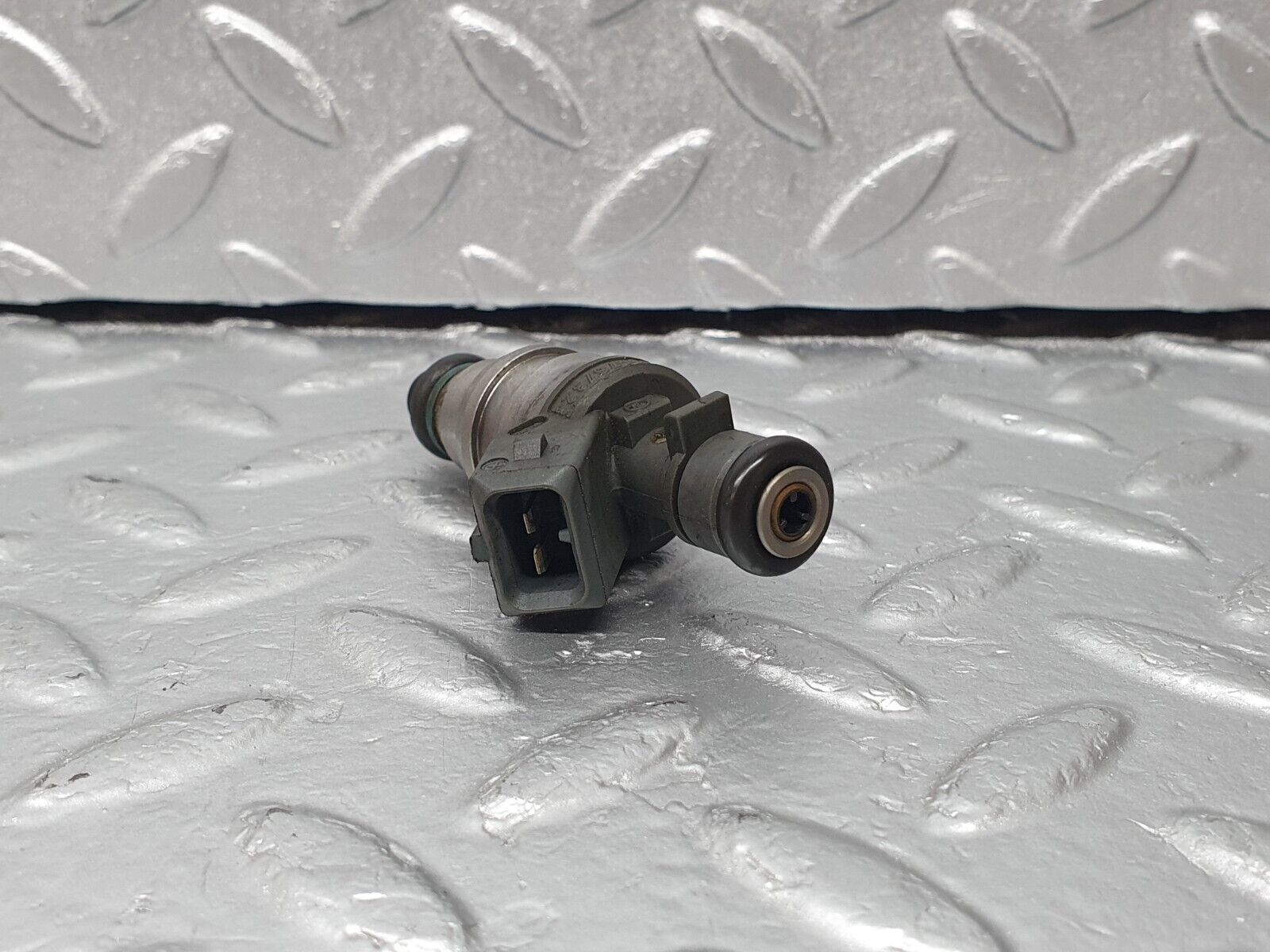 42372 Mercedes-Benz R129 320SL Coupe Fuel Injector Bosch 0000787323 0280155209