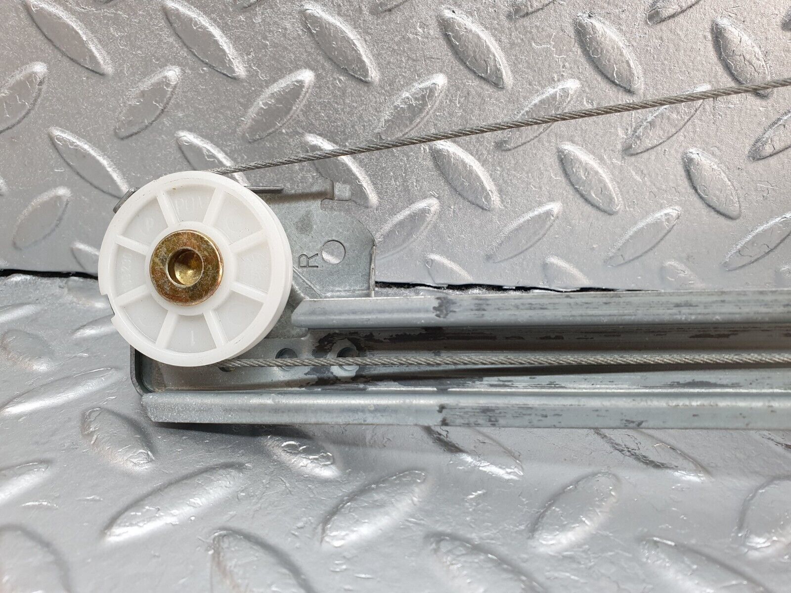 41941 Mercedes-Benz W202 C200 Rear Right Power Window Regulator