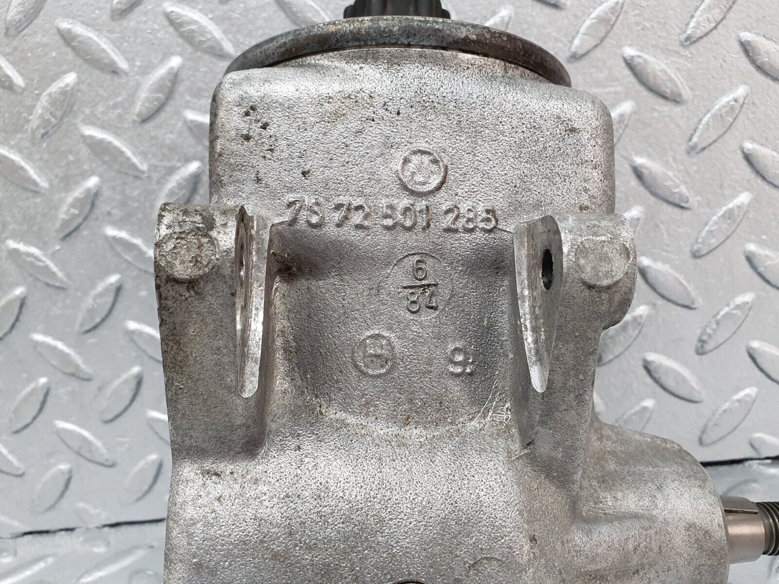 44133 Mercedes-Benz C123 230CE Coupe Power Steering Pump 1264601380 7672900448