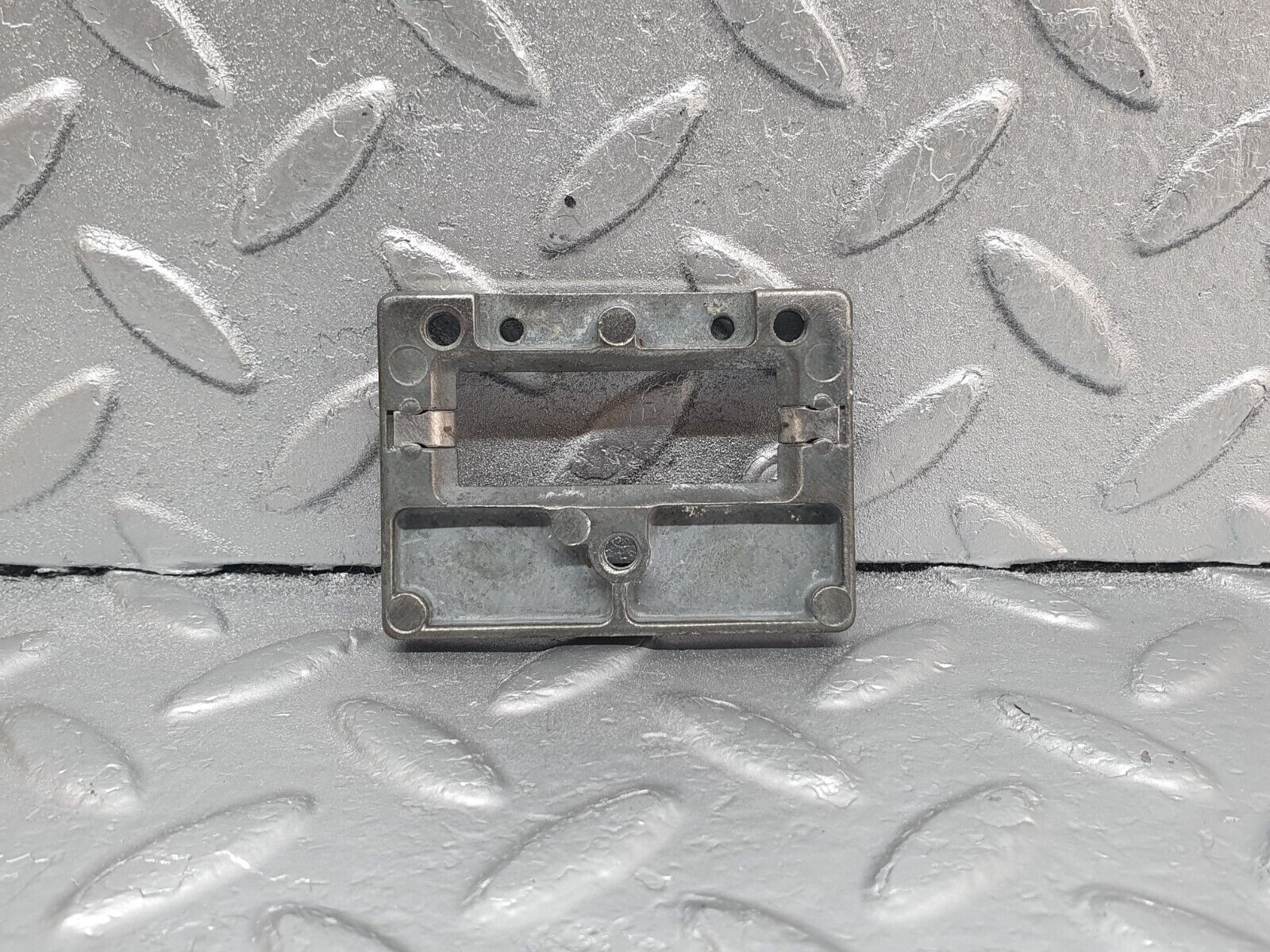 43416 Mercedes-Benz C126 380SEC Coupe Rear View Mirror Bracket