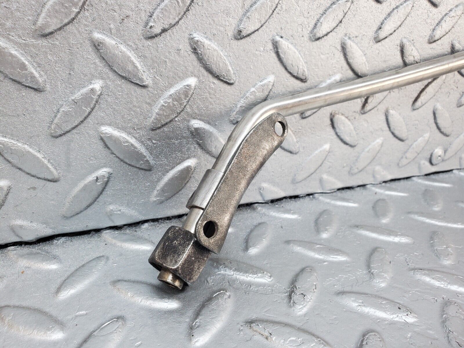 44535 Mercedes-Benz W123 280E EGR Valve Hose Pipe