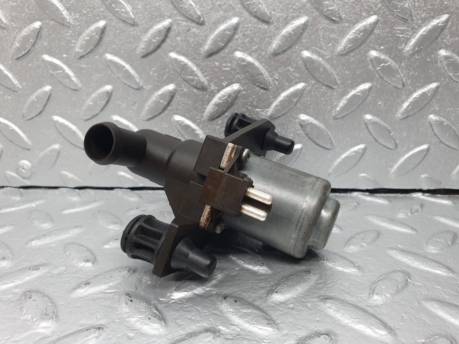 42234 Mercedes-Benz R129 320SL Coupe Heating Water Pump 0008307284 4950000001