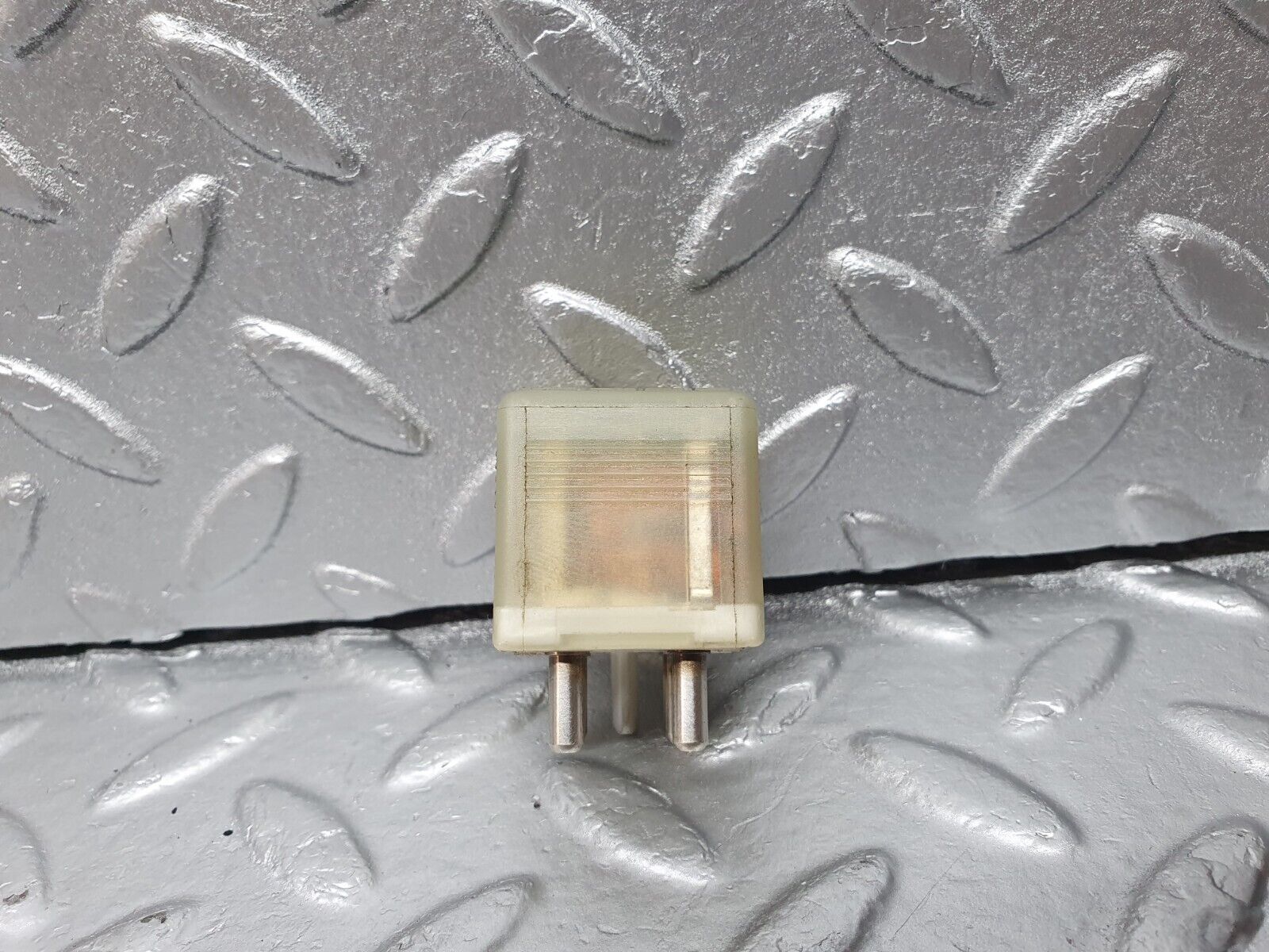 42246 Mercedes-Benz R129 320SL Coupe Door Window Control Relay 0015427819