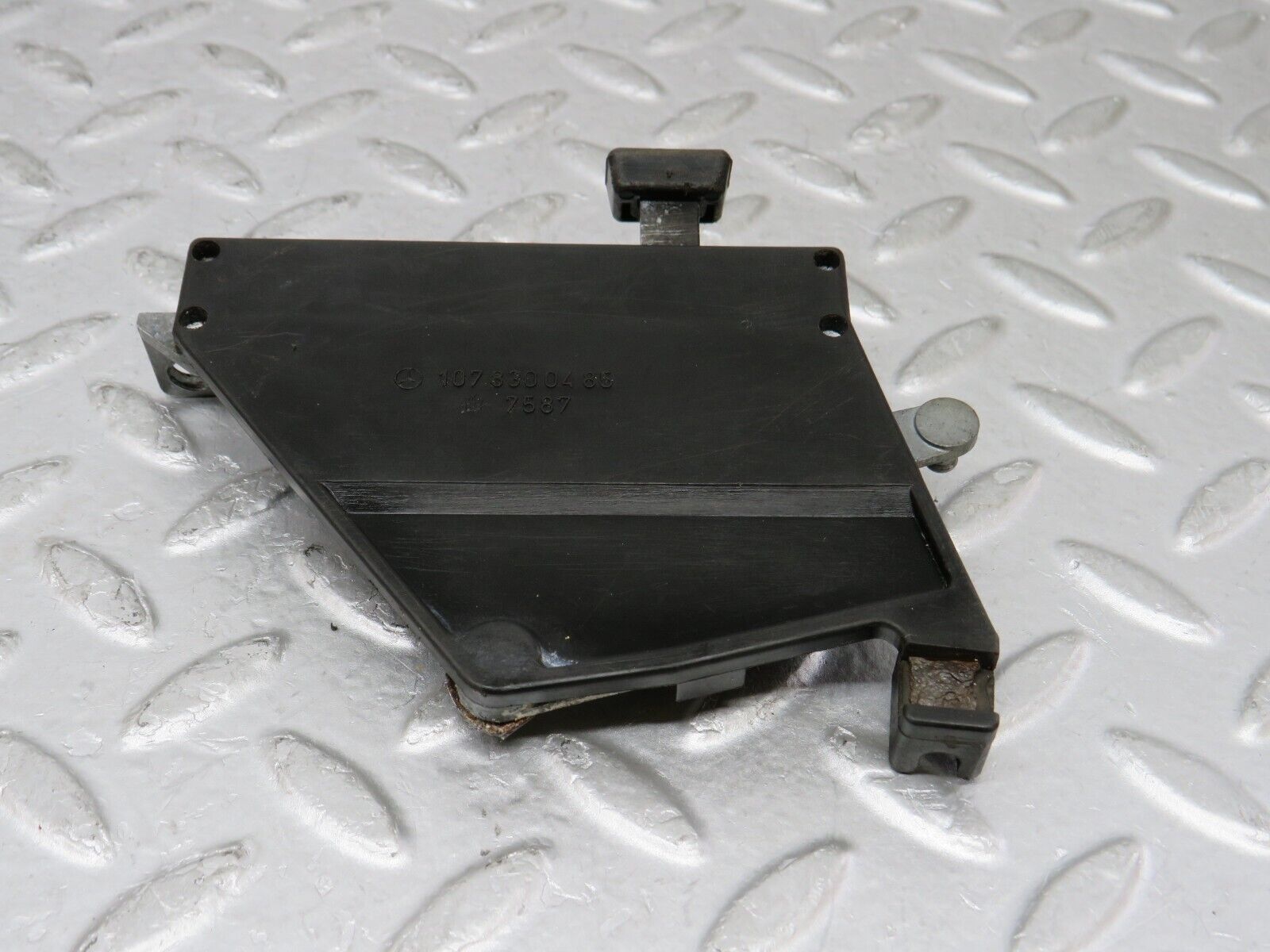 35540 Mercedes-Benz R107 280SL Air Vent Control Lever Right 1078300485