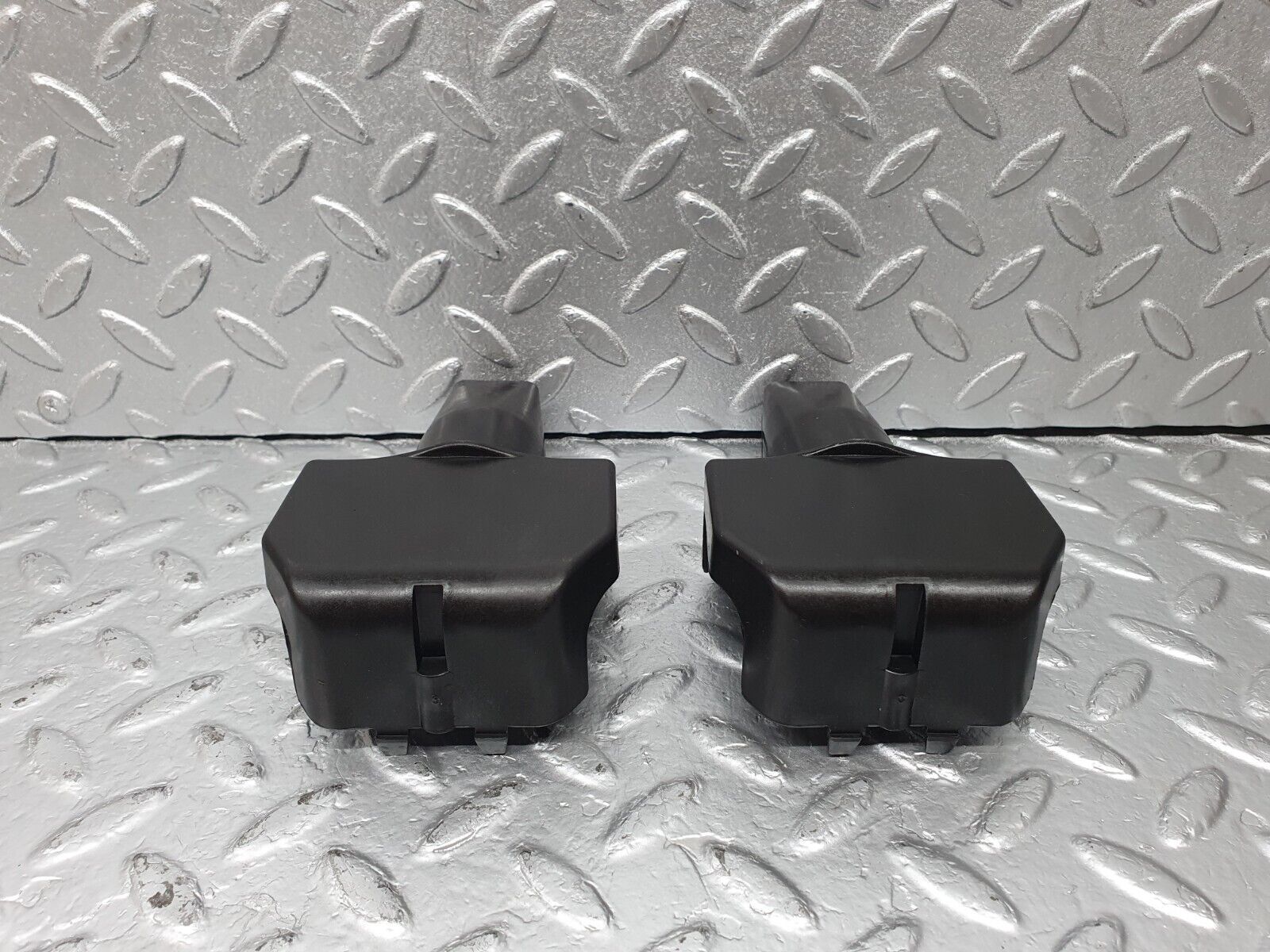 42772 Mercedes-Benz W201 190 2.0L Rear Door Lock Vacuum Actuator Covers 2018050590