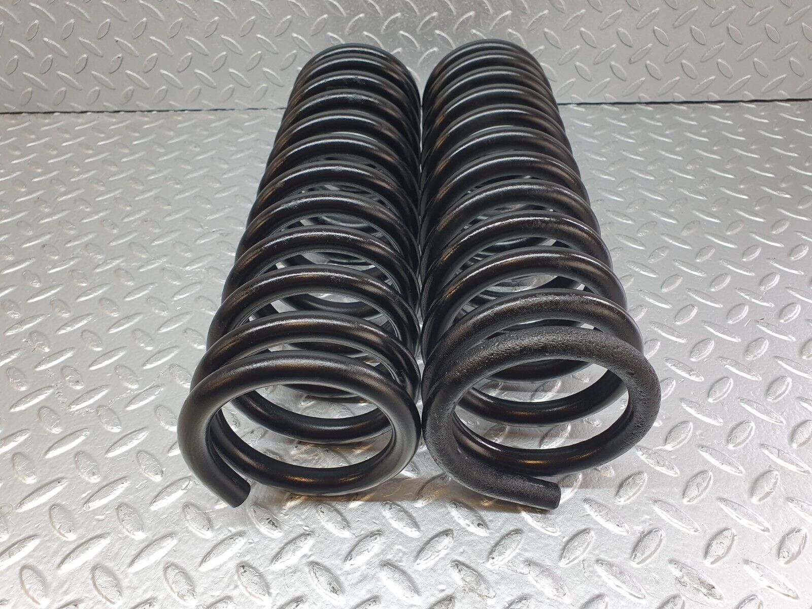 43476 Mercedes-Benz W108 280SE Front Coil Spring Pair