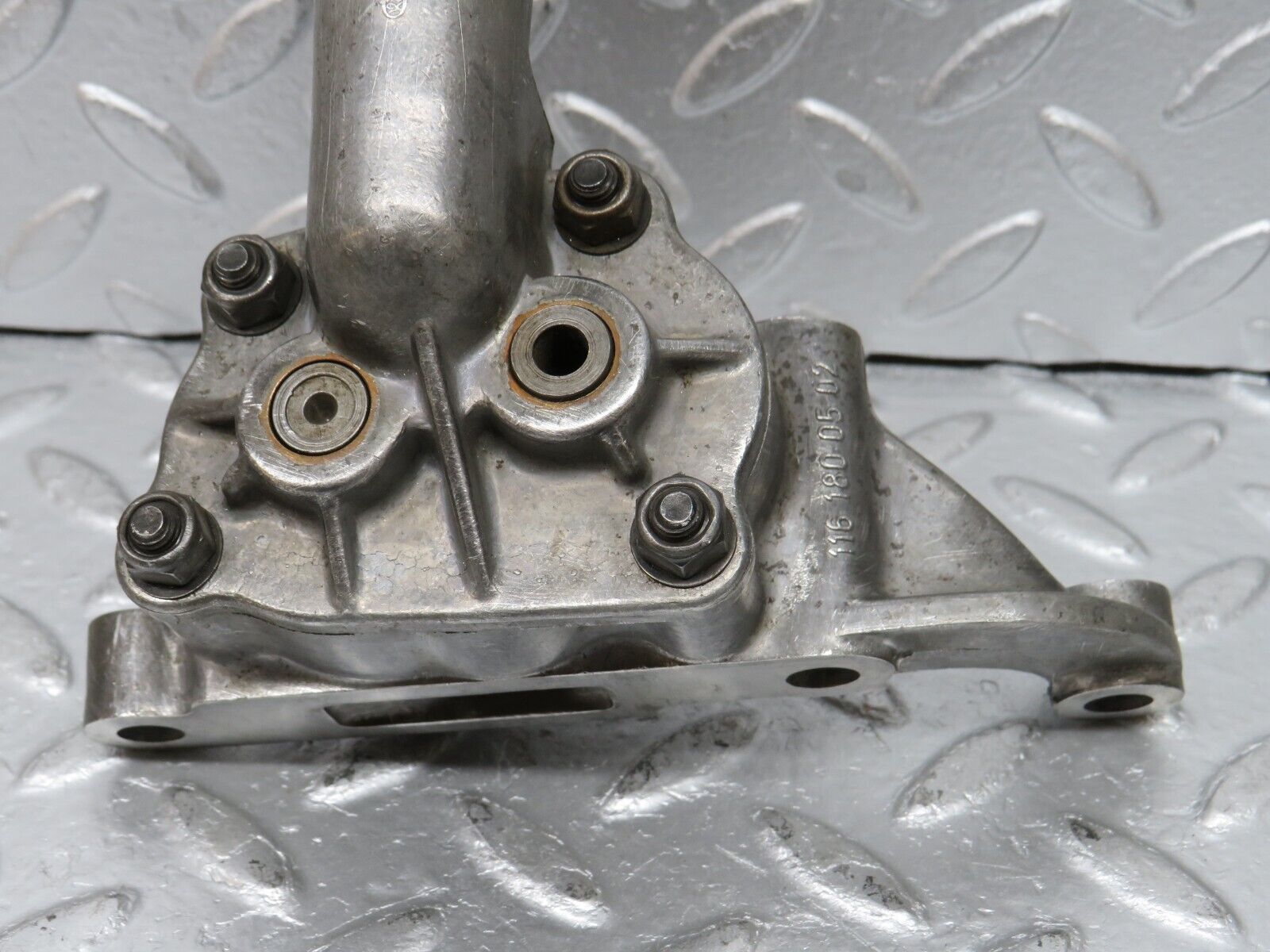 32785 Mercedes-Benz C107 R107 350 V8 Oil Pump 1161800502 1161800355