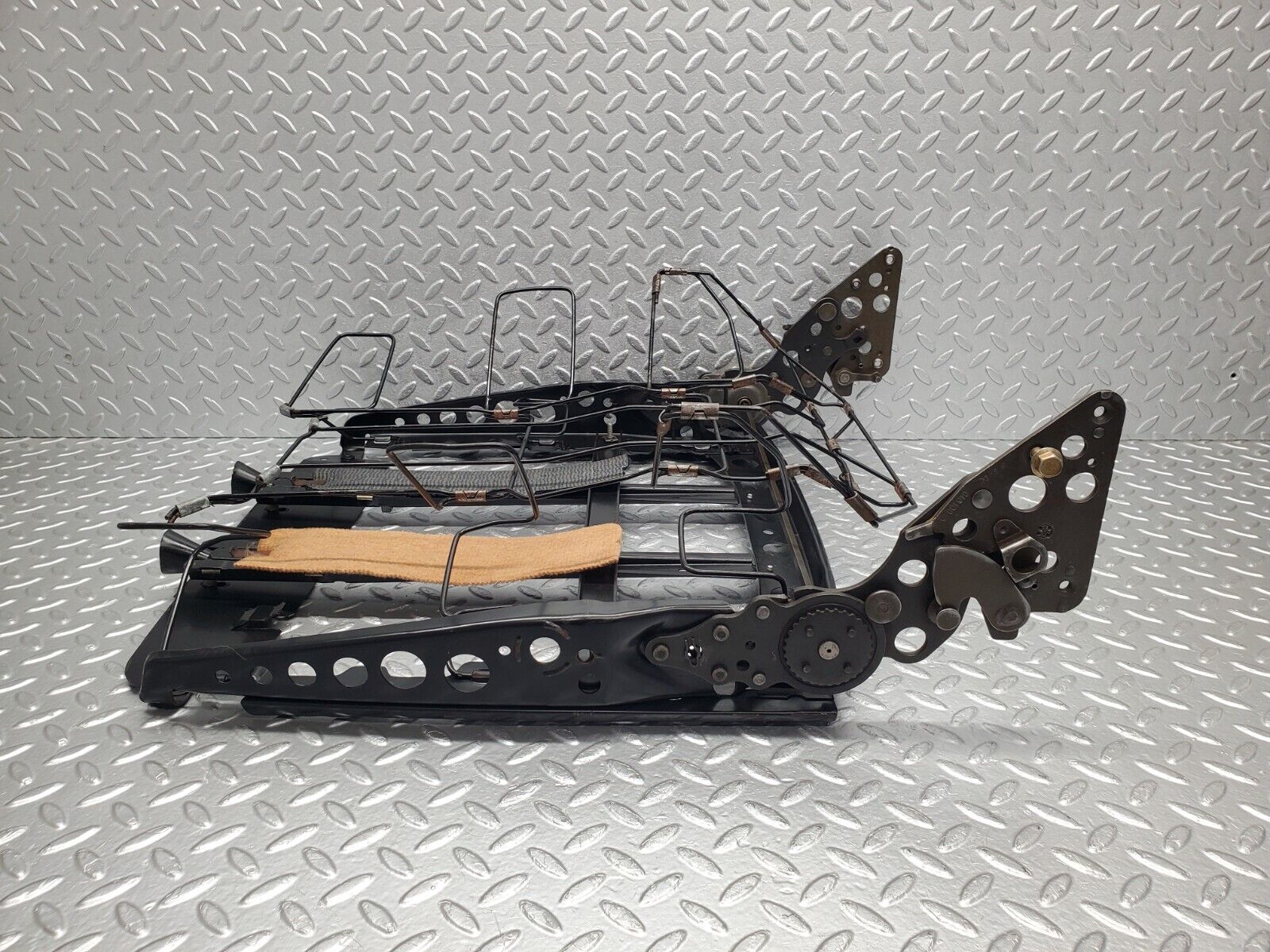 46681 Mercedes-Benz C123 280CE Coupe Front Left Seat Backrest