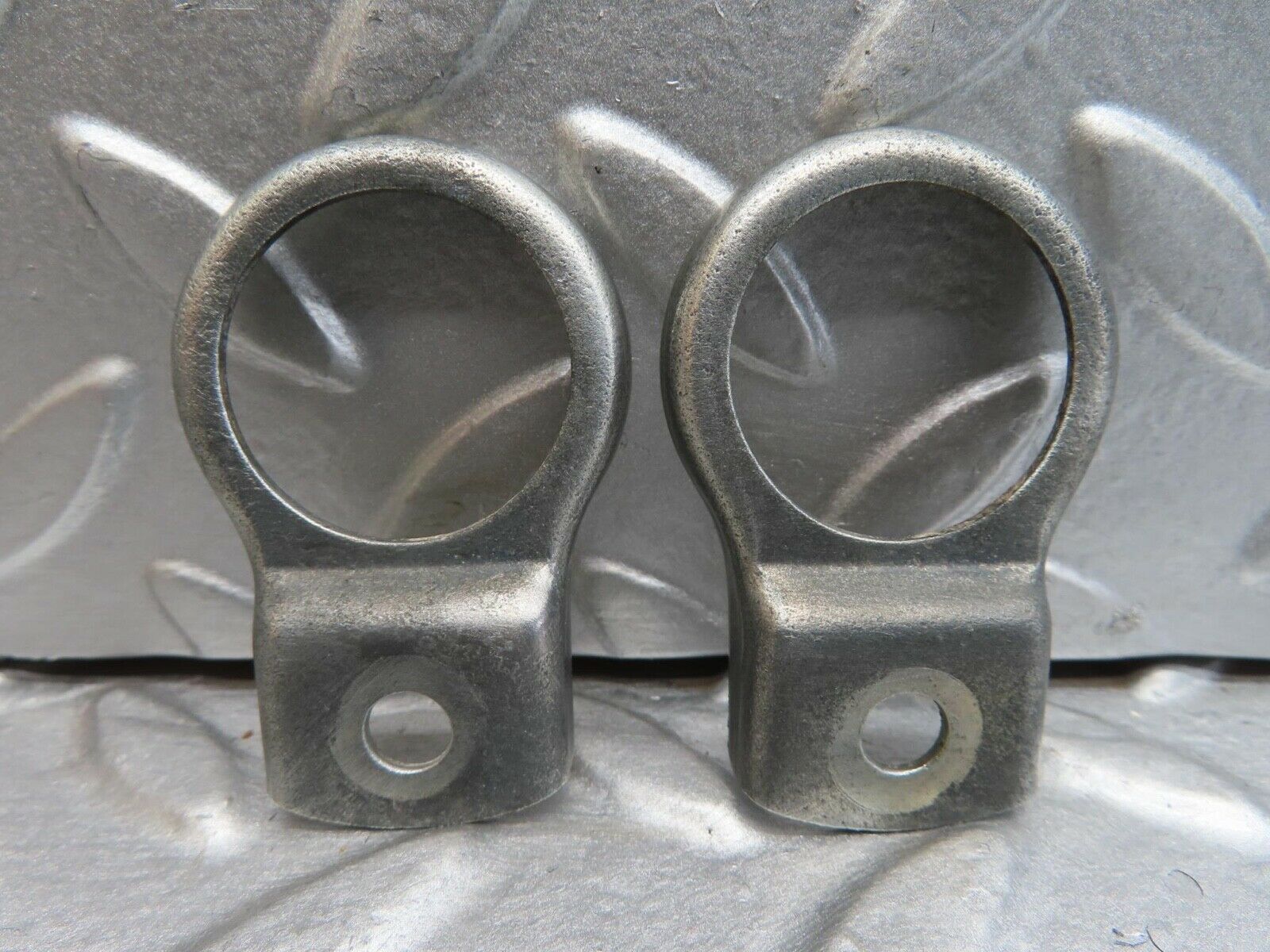 13755 Mercedes-Benz R107 450SL Fuel Injector Bracket