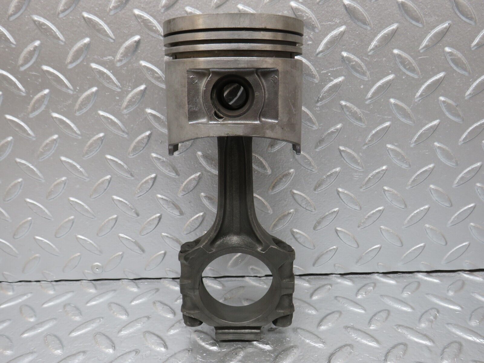 33038 Mercedes-Benz C107 R107 350 V8 Piston With Connecting Rod 92mm 11607