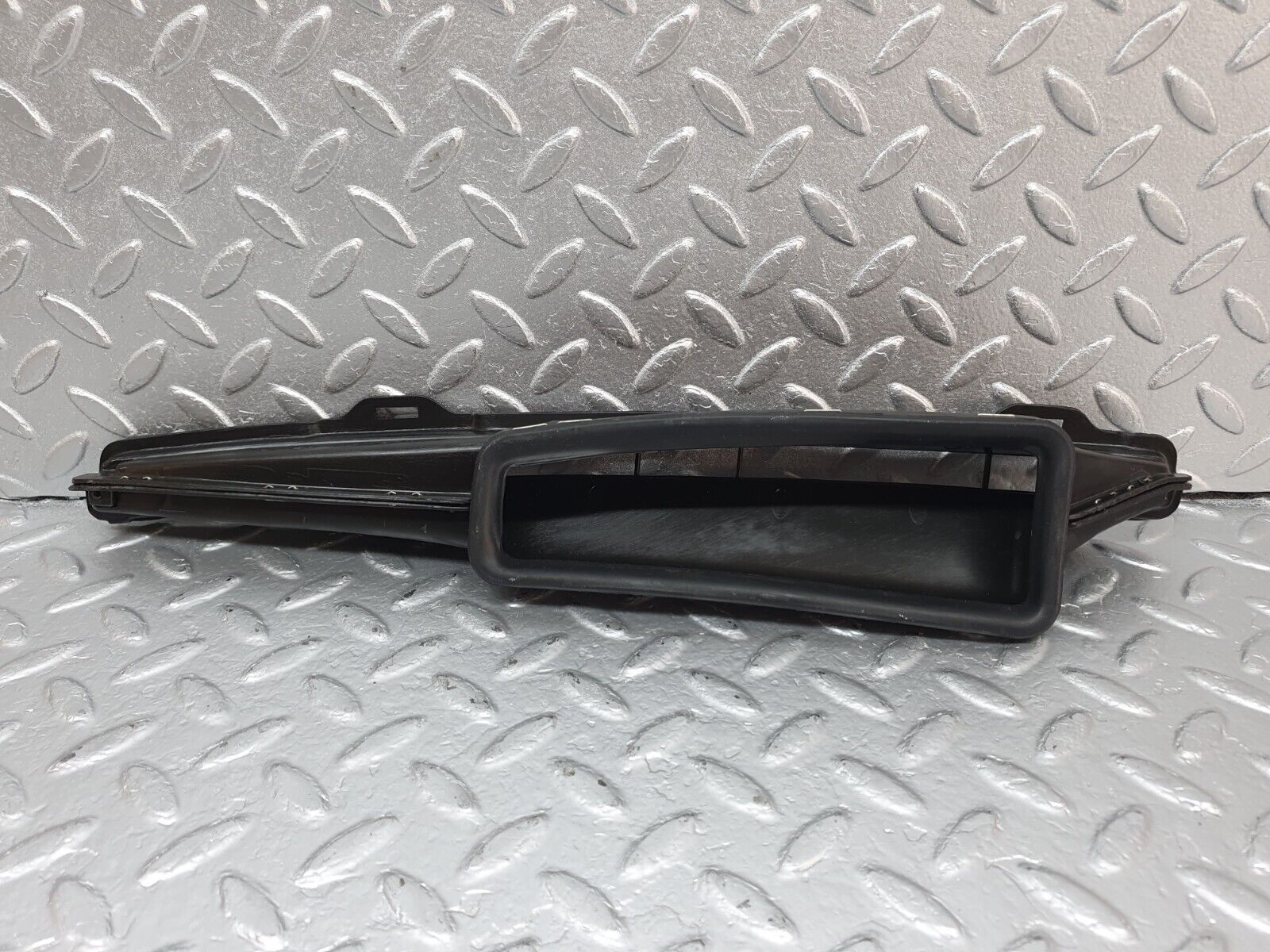 42325 Mercedes-Benz R129 320SL Coupe Dashboard Air Vent Duct 1298300119 1298300219