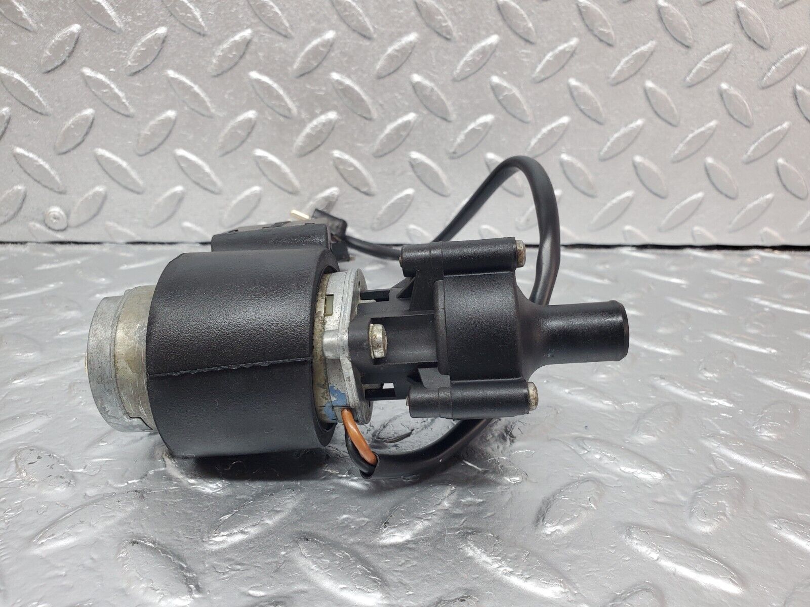 45776 Mercedes-Benz W126 420SE Auxiliary Heating Water Pump 1268301814