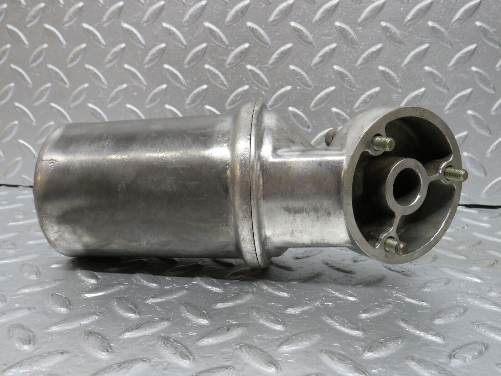 32982 Mercedes-Benz C107 R107 350 V8 Oil Filter Housing 1161840309