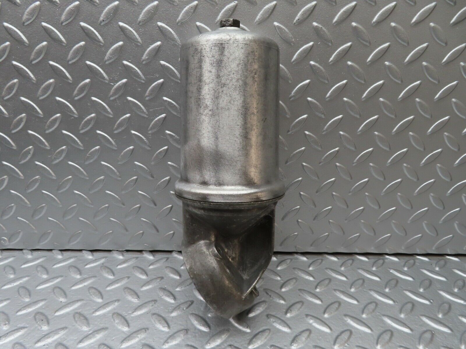 20658 Mercedes-Benz R107 450SL Oil Filter Housing 1161840309