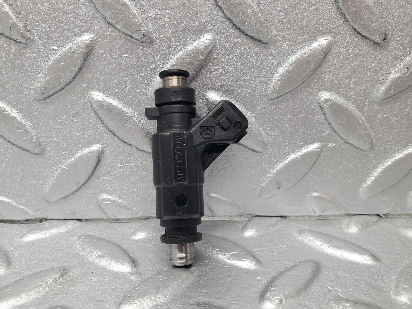 46778 Mercedes-Benz R129 320SL Coupe Fuel Injector Bosch 0280155742 1120780049