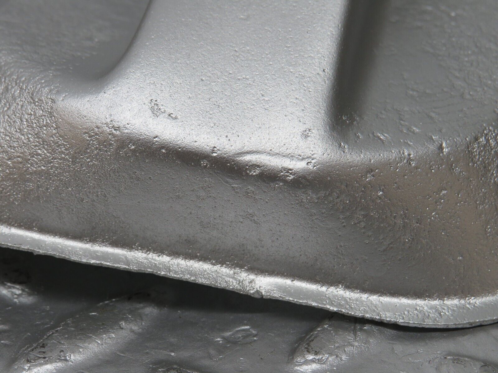 33034 Mercedes-Benz C107 R107 350 V8 Engine Mount Bracket