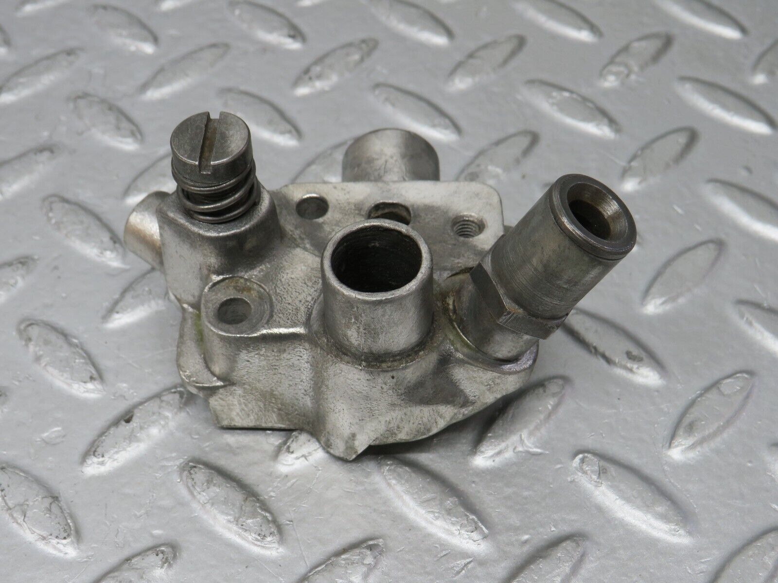 32860 Mercedes-Benz C107 R107 350 V8 Auxiliary Air Valve 1160940012