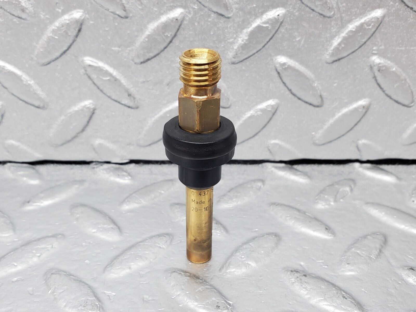 45335 Mercedes-Benz 280E M110.983 Fuel Injector Bosch 0437502047