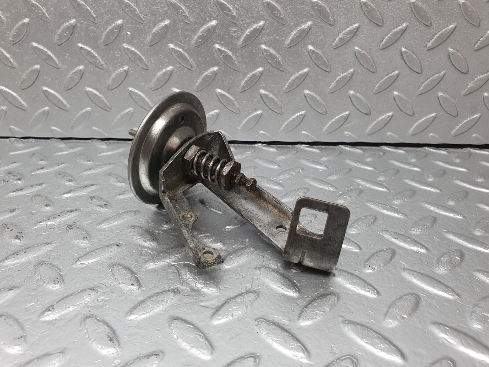 41601 Mercedes-Benz W124 200E Carburettor Vacuum Valve 7 209 18000