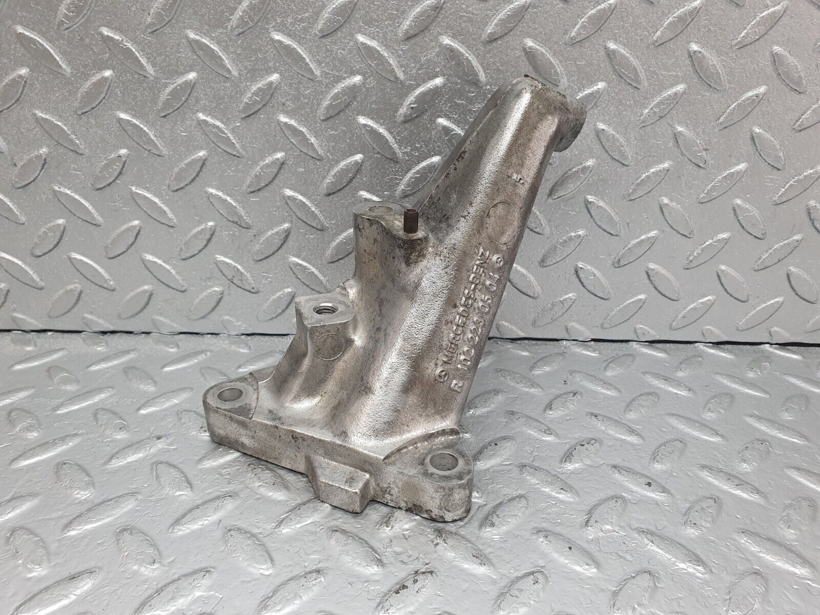 44012 Mercedes-Benz C123 230CE Coupe Engine Mount Bracket Left Side 1022230504