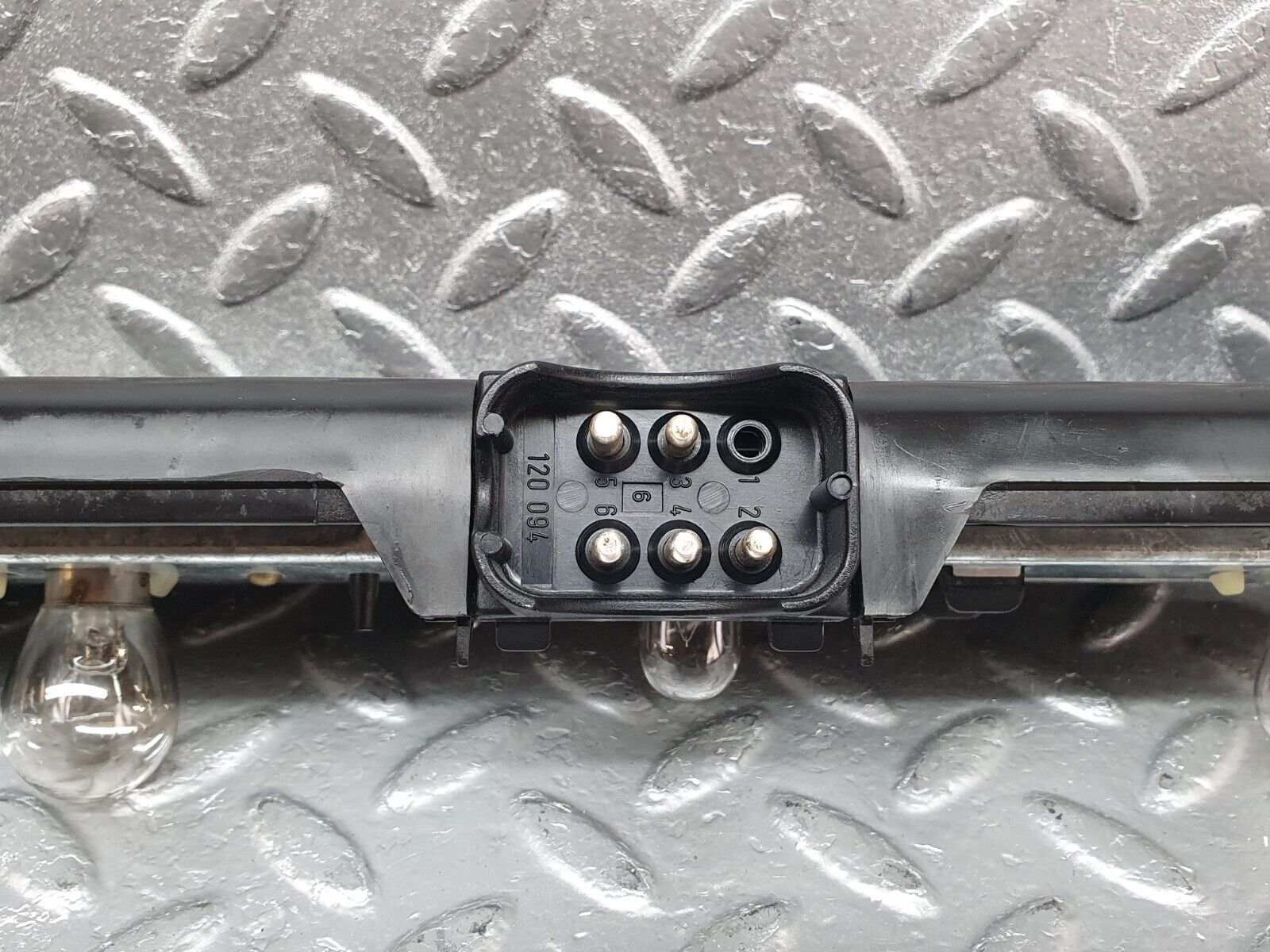 44129 Mercedes-Benz C123 230CE Coupe Tail Light Bulb Holder Left Side 22064L