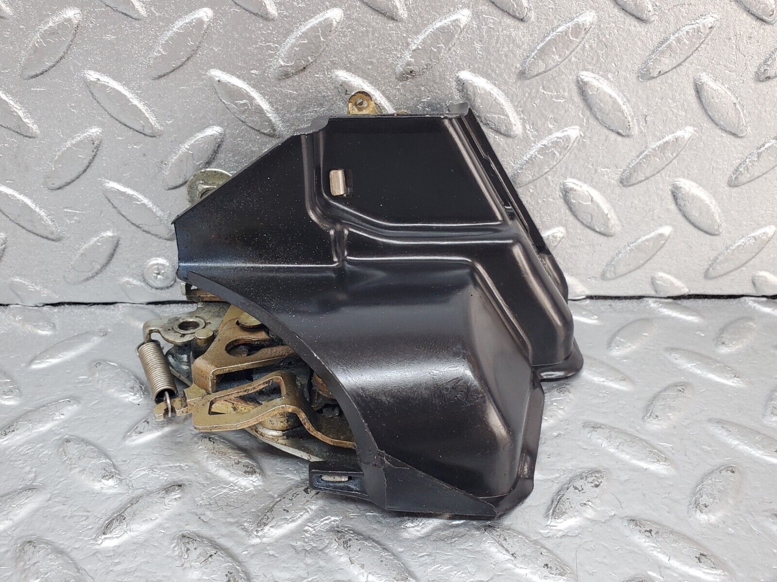 44432 Mercedes-Benz W123 280E Rear Left Door Lock Mechanism 1237230108