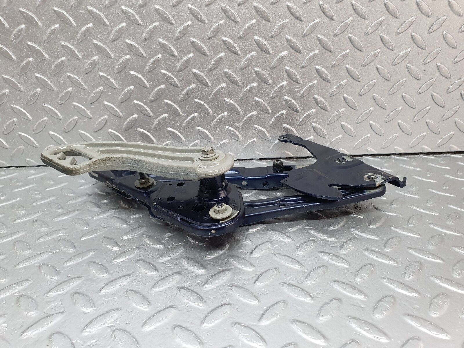 42195 Mercedes-Benz R129 320SL Coupe Bonnet Hinge Left Side 1298800128 1298870174