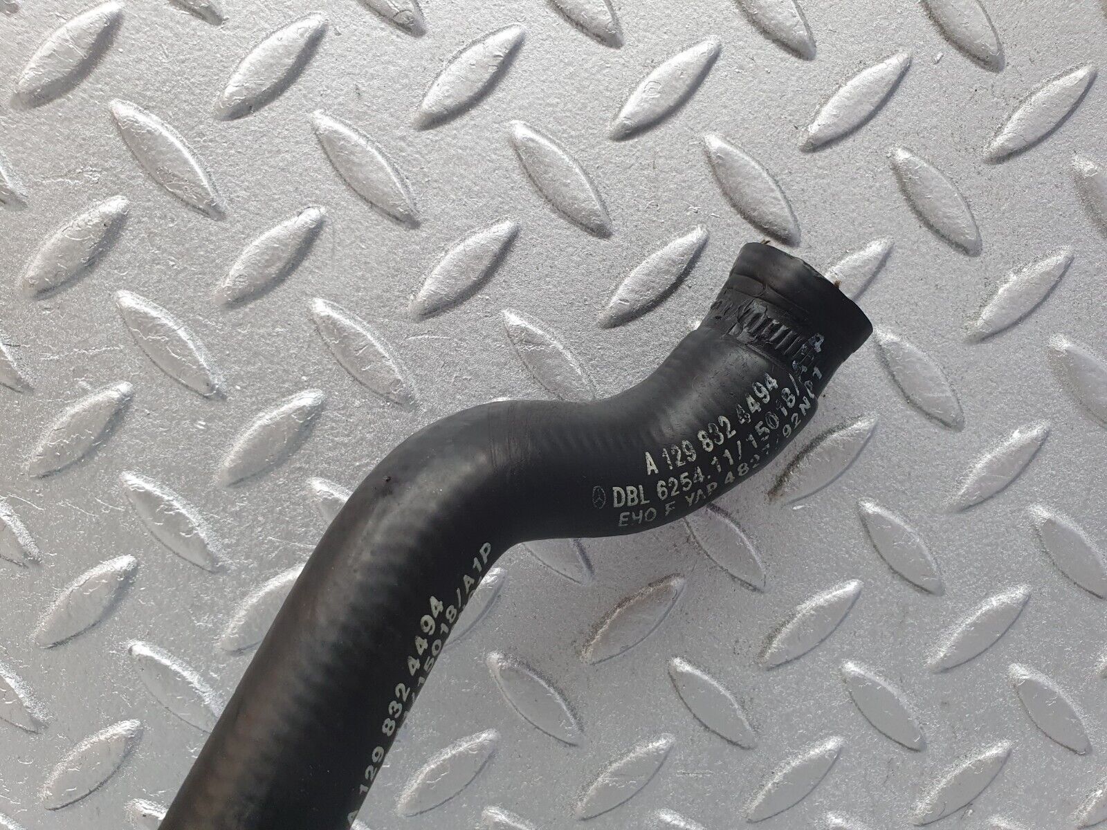 42524 Mercedes-Benz R129 320SL Coupe Coolant Hose Pipe 1298324494