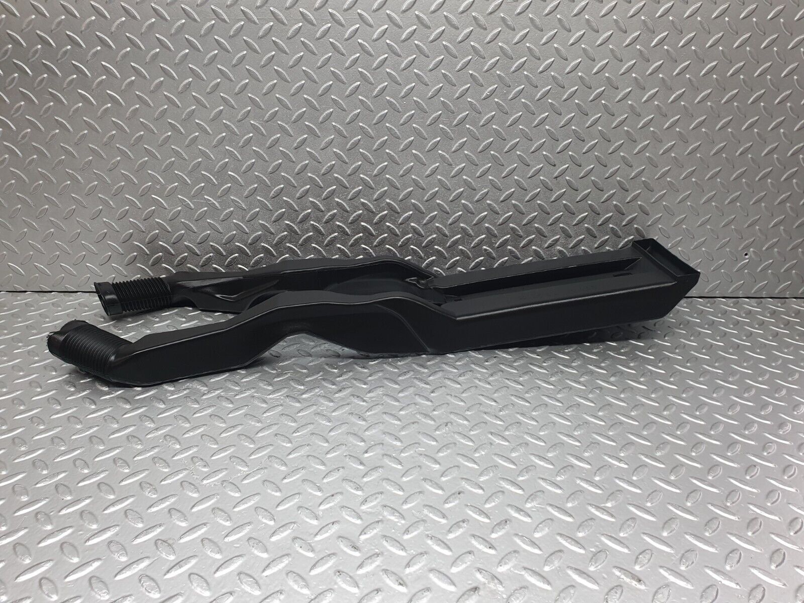 43503 Mercedes-Benz C126 380SEC Coupe Air Duct Heating Pipe 1268310646