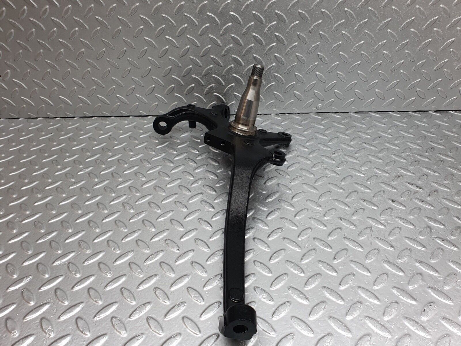 42028 Mercedes-Benz W202 C200 Front Left Steering Knuckle 2021401