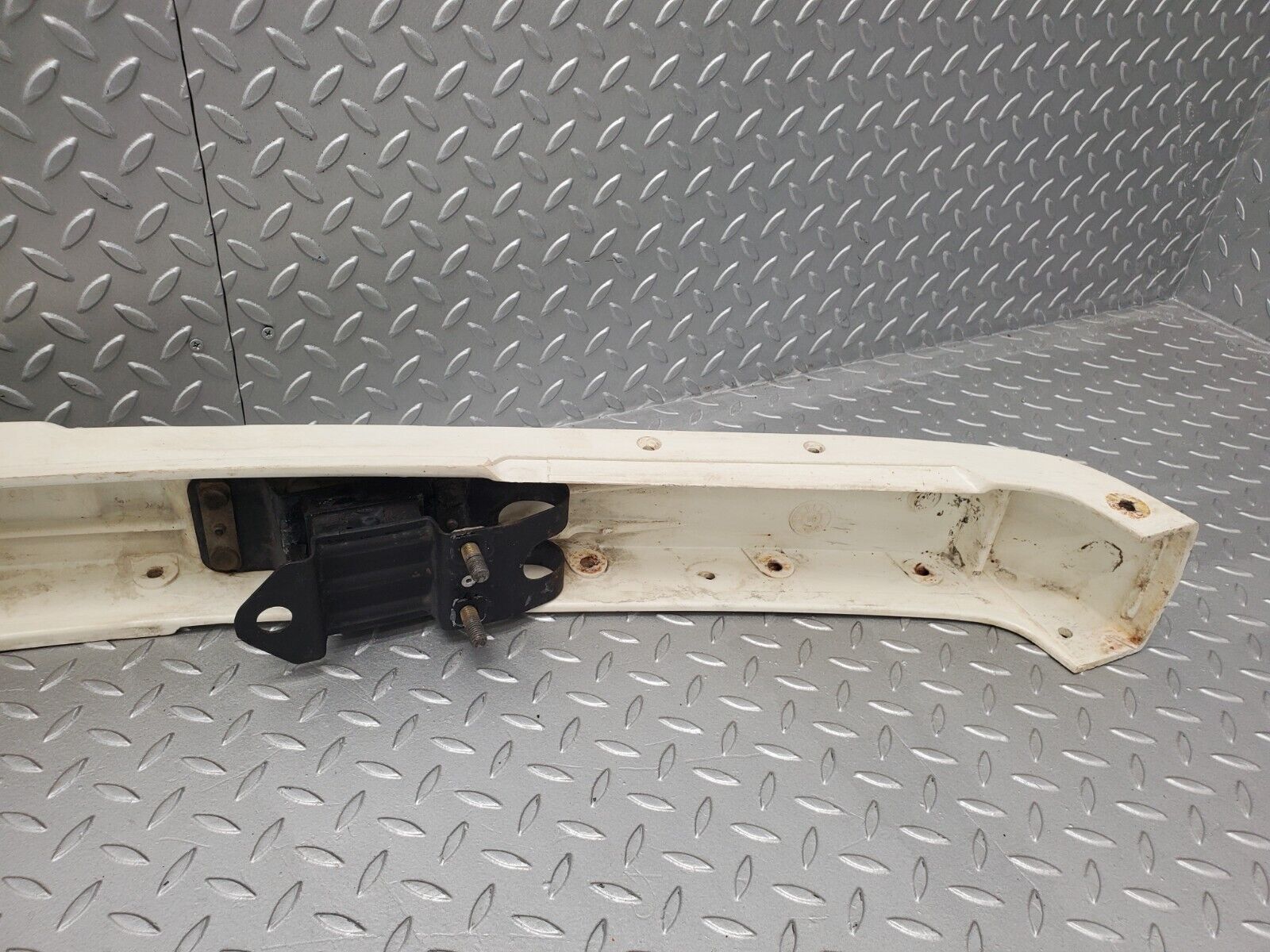 46098 Mercedes-Benz W126 420SE Front Bumper Bracket Reinforcement 1268850801