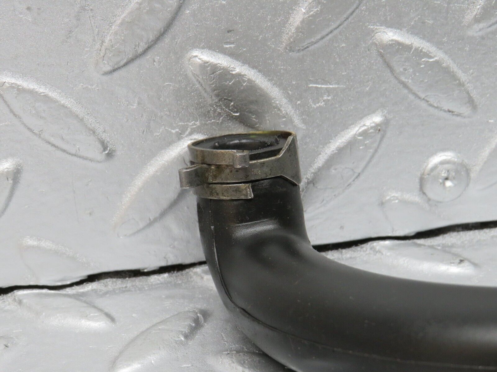 39913 Mercedes-Benz R107 350SL Air Intake Breather Hose Pipe 1160940682 1160940482