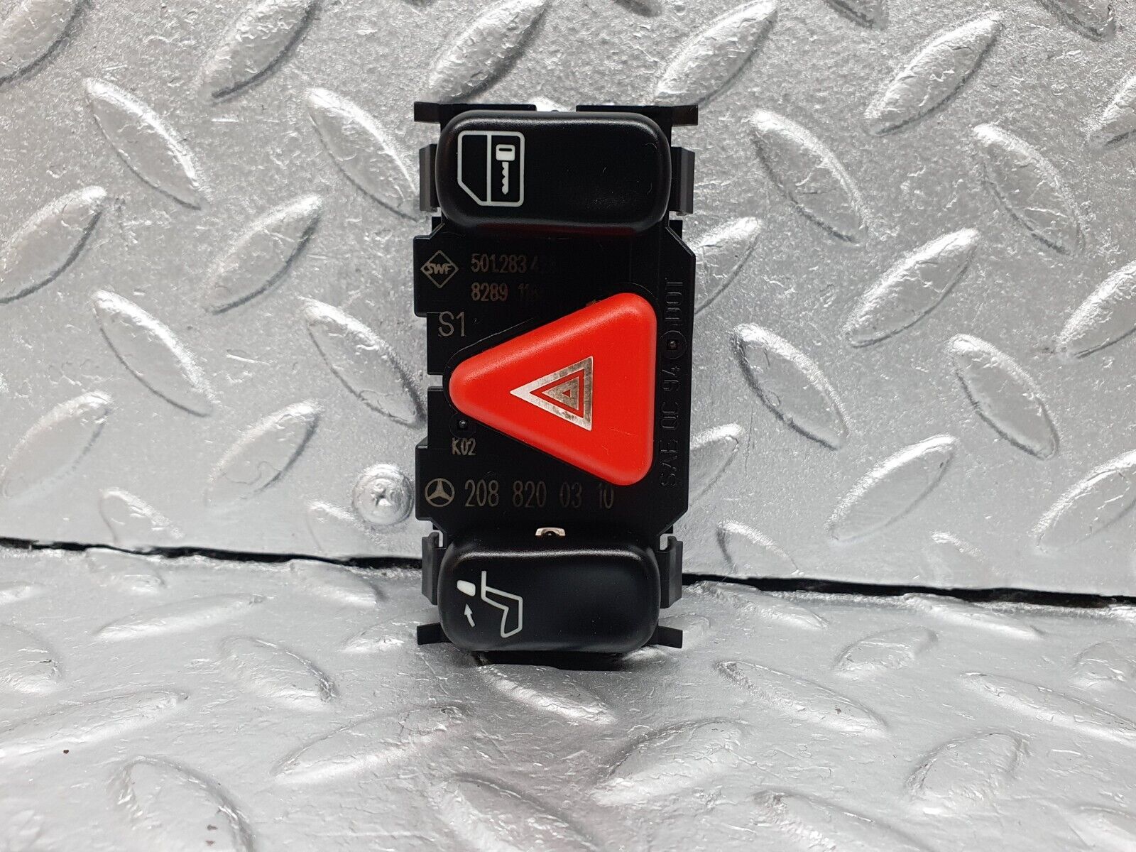 41866 Mercedes-Benz W202 C200 Hazard Warning Light Switch 2088200310