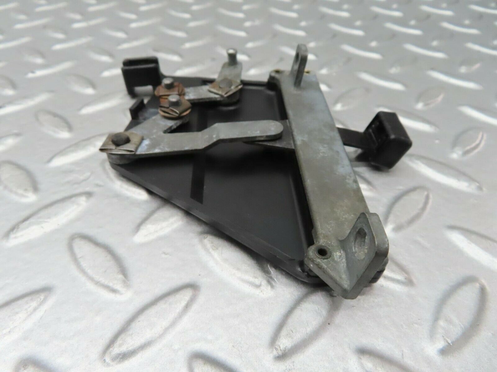 15607 Mercedes-Benz R107 450SL Air Vent Control Lever Right 1078300485