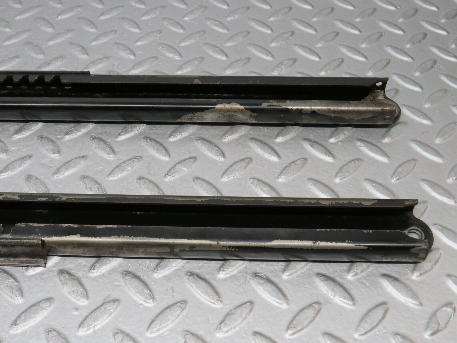 35627 Mercedes-Benz R107 280SL Front Seat Rail Pair 1079104127 1079104327