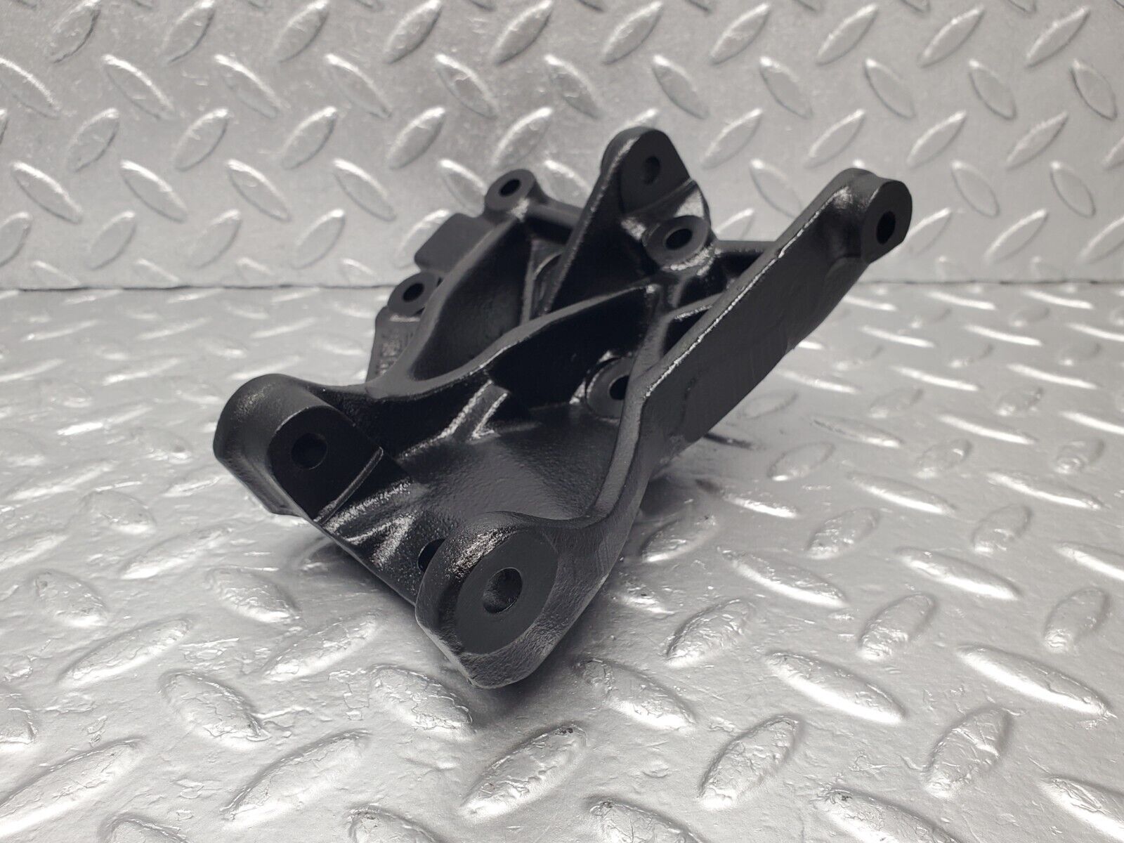 46637 Mercedes-Benz C123 280CE Coupe Alternator Generator Bracket 1101550735