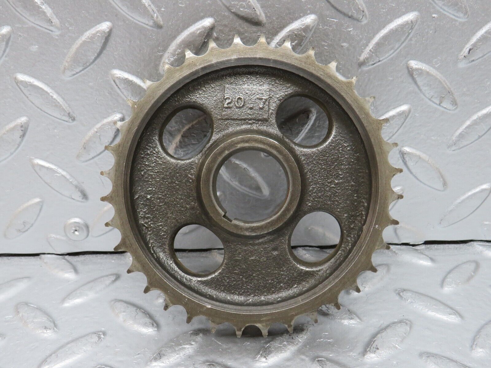 32764 Mercedes-Benz C107 R107 350 V8 Camshaft Timing Gear 1160520601