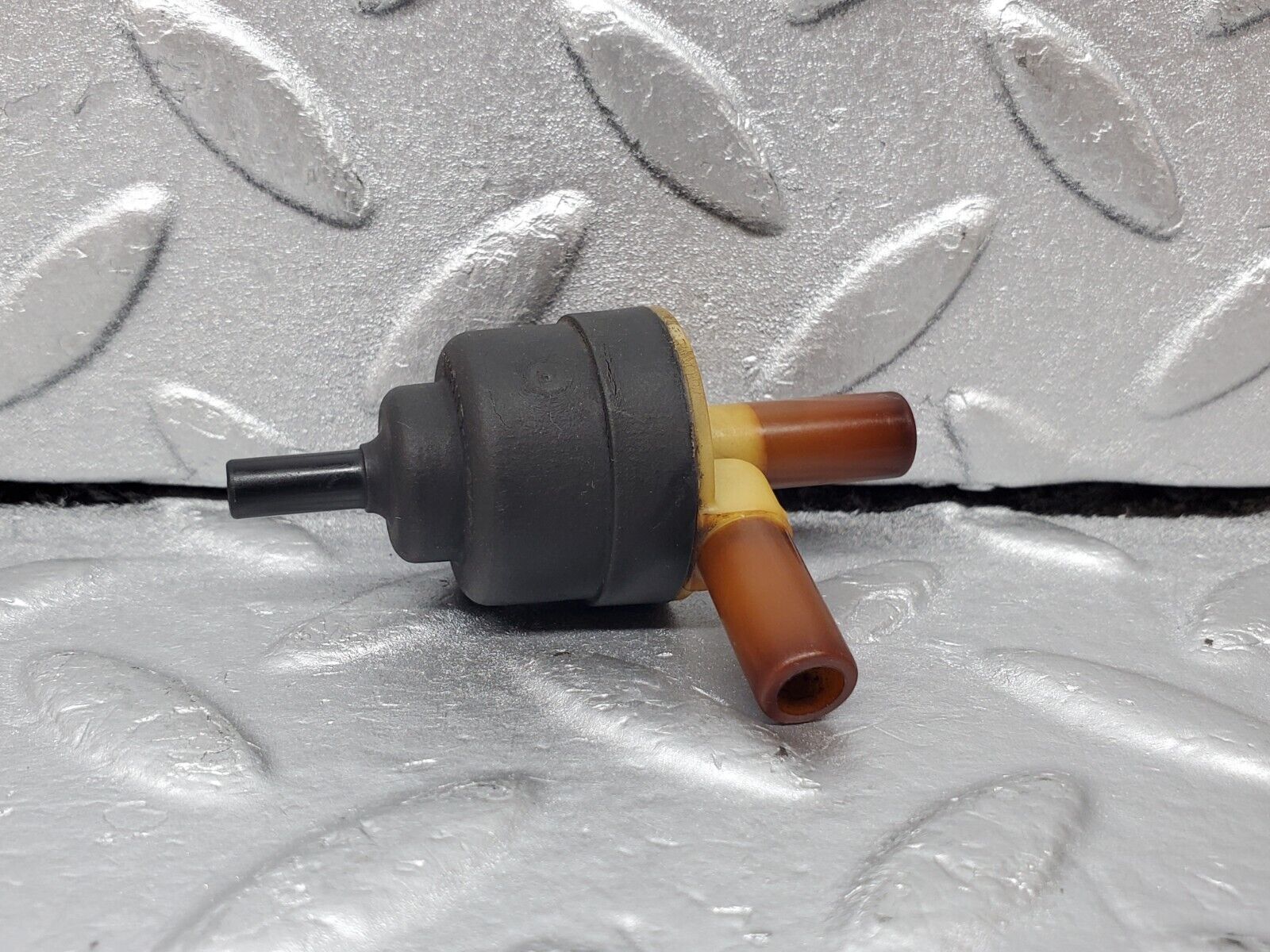 45343 Mercedes-Benz 280E M110.983 Vacuum Valve Solenoid